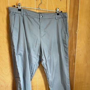 Lululemon Commissioner pants. 38x34 in very good condition. Light gray in color